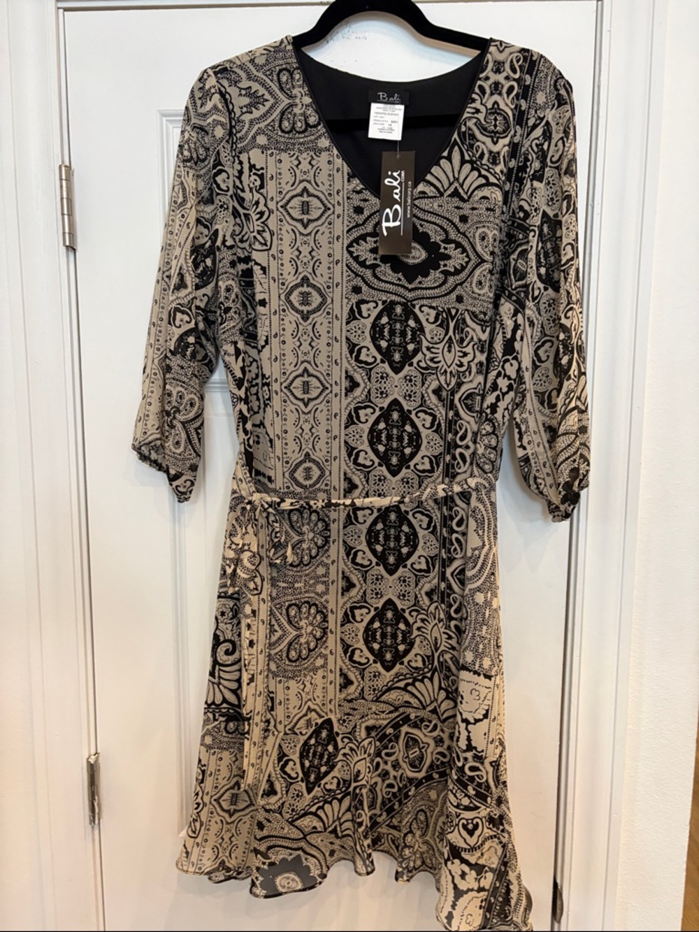 NWT Boho Bali Beige and Black Paisley-Panel V-Neck Midi Dress